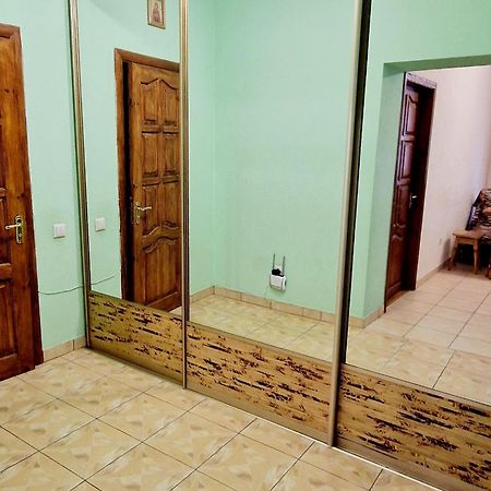Apartment On Kravchuka, 11B Lutsʼk Екстериор снимка