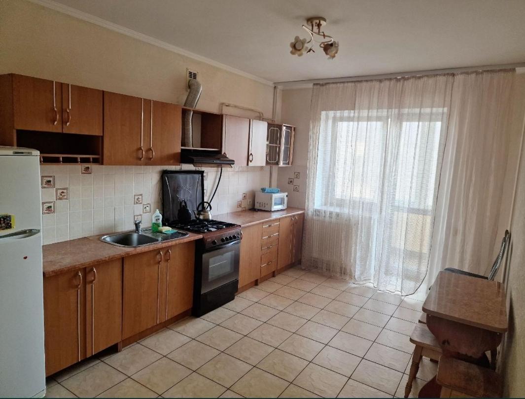 Apartment On Kravchuka, 11B Lutsʼk Екстериор снимка